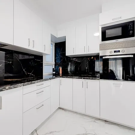 Modern Bergantin Apartment *